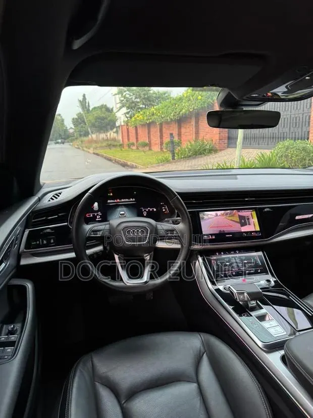 Audi Q8 Prestige 2025 Black · Photo 1