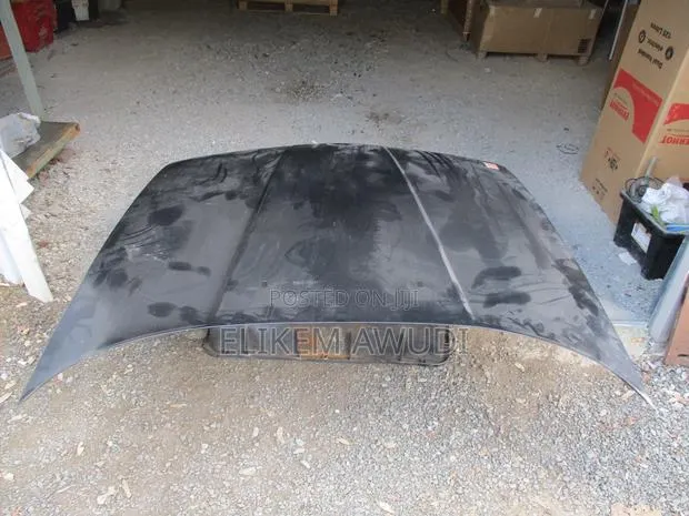 BMW 5 Series E34 Sedan Bonnet · Photo 1