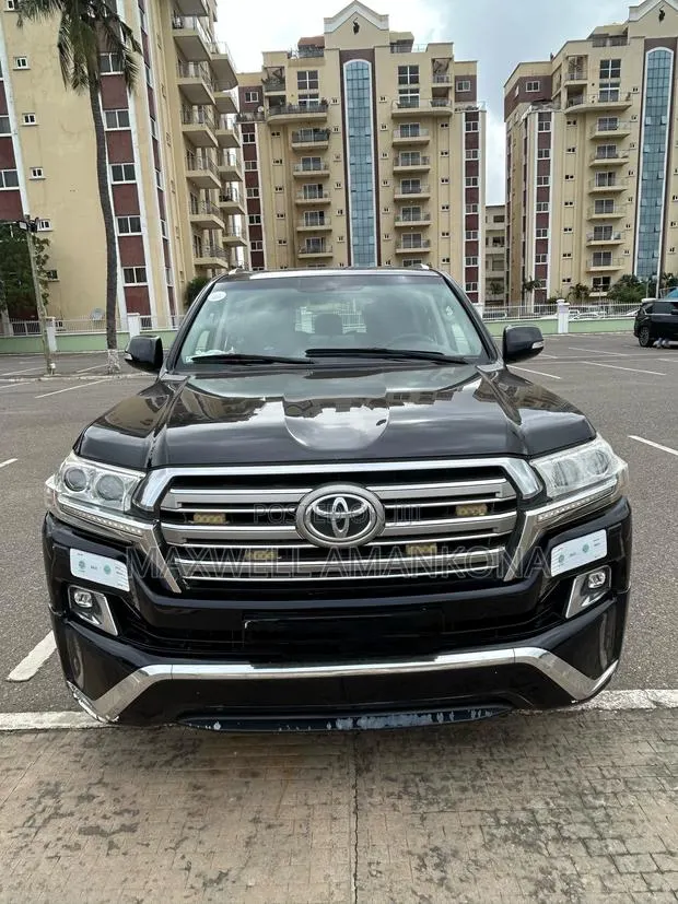 Toyota Land Cruiser 4.5 V8 GXR 2017 Black · Photo 1