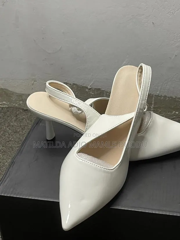Elegant Classic Pumps · Photo 1
