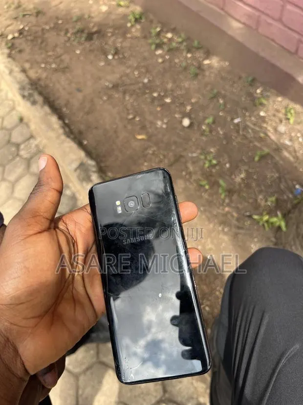 Samsung Galaxy S8+ 128 GB Black · Photo 1