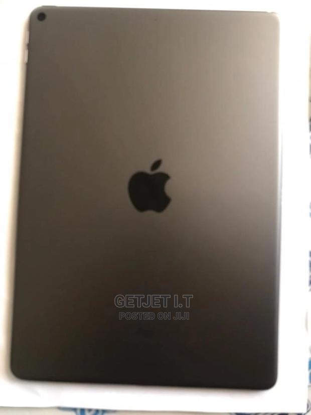 Apple iPad Air (2020) 256 GB Gray · Photo 1