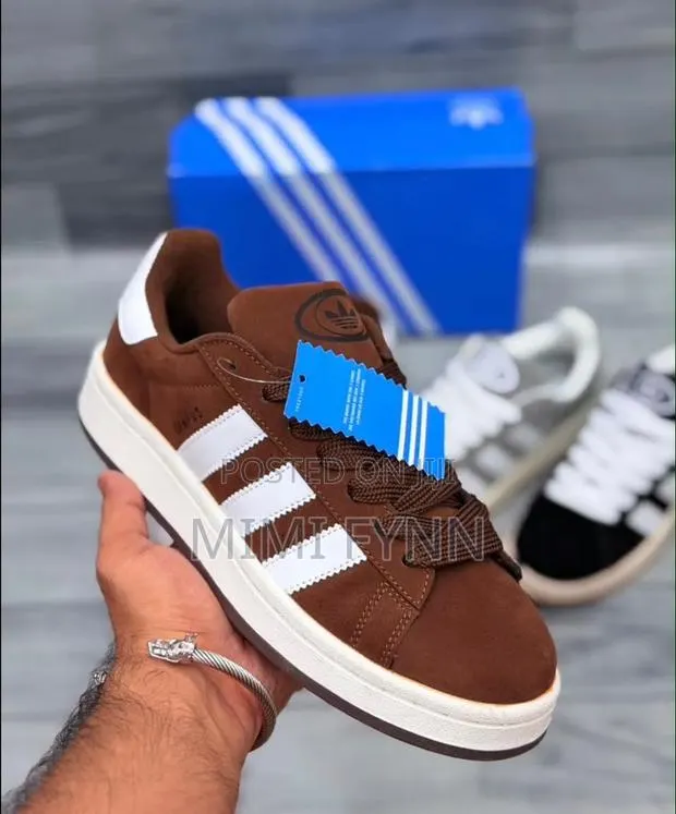 Adidas Sneakers · Photo 1