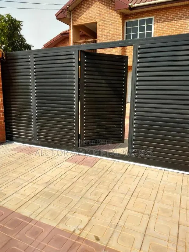 Heavy Gavinniced Luxury Main Gate · Photo 1