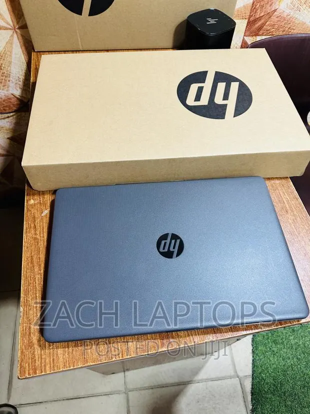 Laptop HP 255 G6 8GB AMD A6 HDD+SSD 256GB · Photo 1