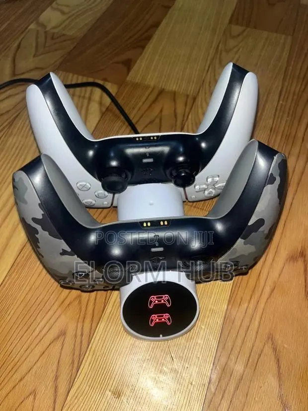 PS5 Controller Charging Dock · Photo 1