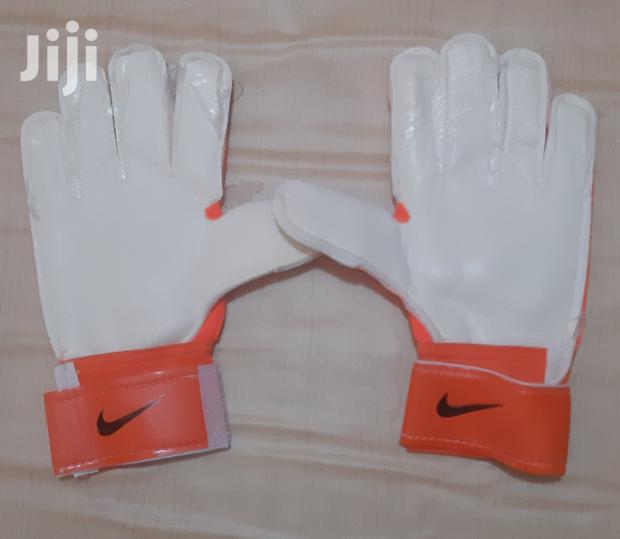 Nike New Gloves · Photo 2