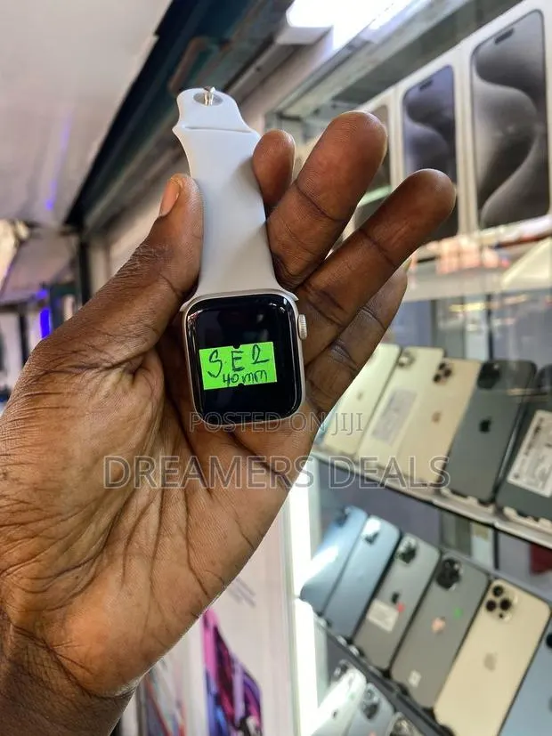 Apple Watch Se2 · Photo 1