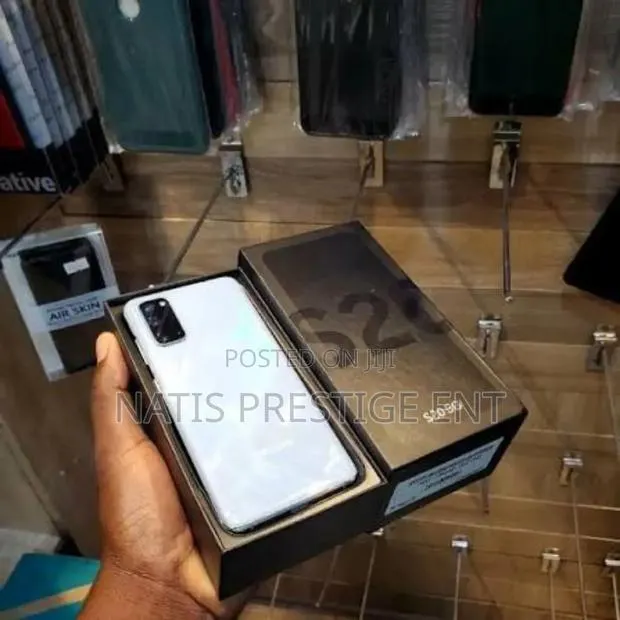 New Samsung Galaxy S20 128 GB Black · Photo 1