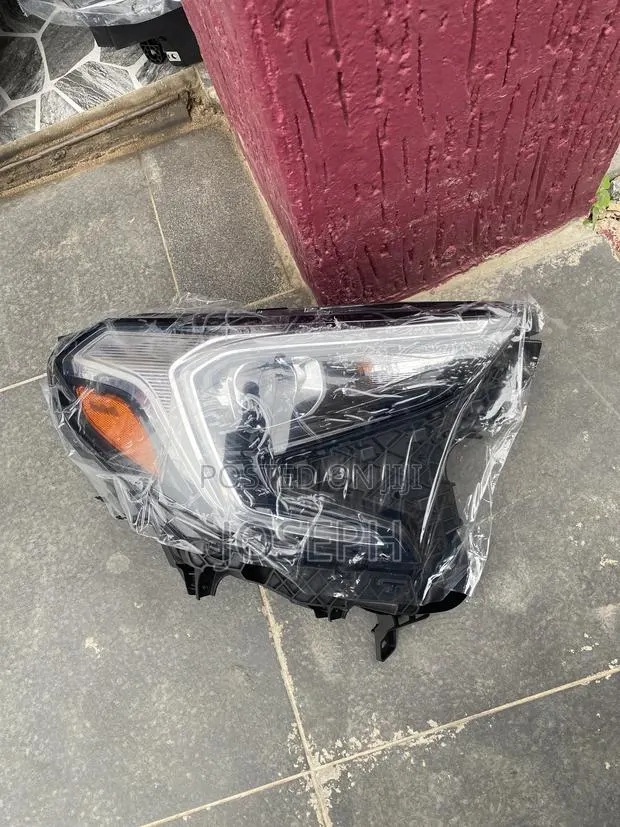 GMC Terrain 2018,2019,2020,2021,2022 Headlight · Photo 1