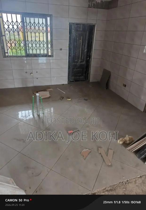 Work With Professional Tilling Installations · Photo 2