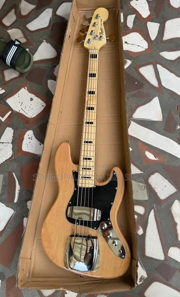 Fender 5-String Passive Jazz Bass Guitar · Photo 1
