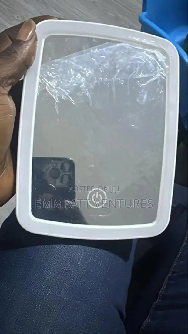 Portable Led Light Make Up Mirror · Photo 1