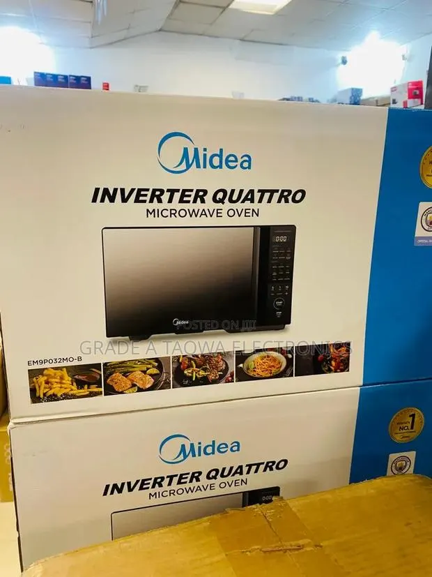 Sleek Black Media 32 Litre Grill Microwave · Photo 1