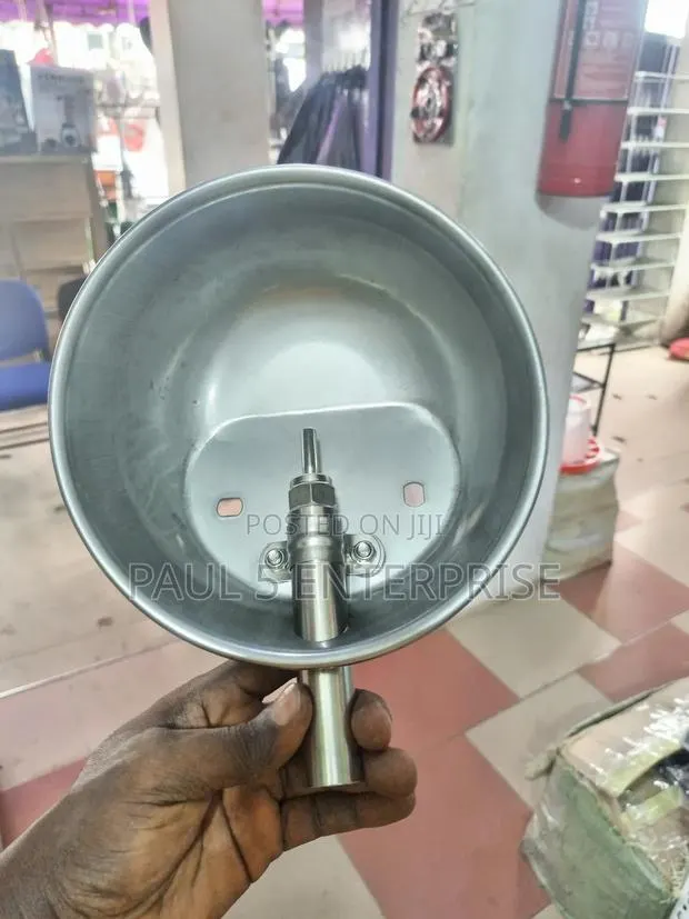 Pig Drinking Bowl Wholesale and Retail · Photo 1