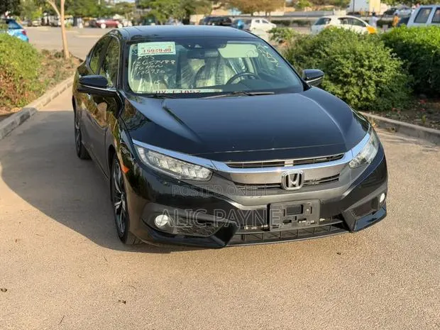 Honda Civic Touring Sedan 2018 Black · Photo 1