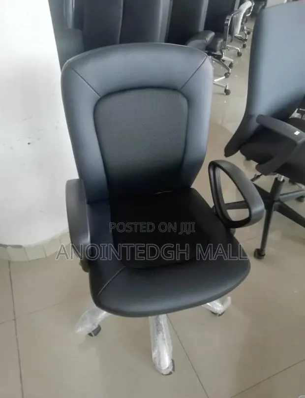 Leather Swivel Chair - Black · Photo 1