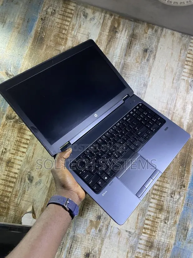 Laptop HP ZBook 15 16GB Intel Core i7 SSD 256GB · Photo 1