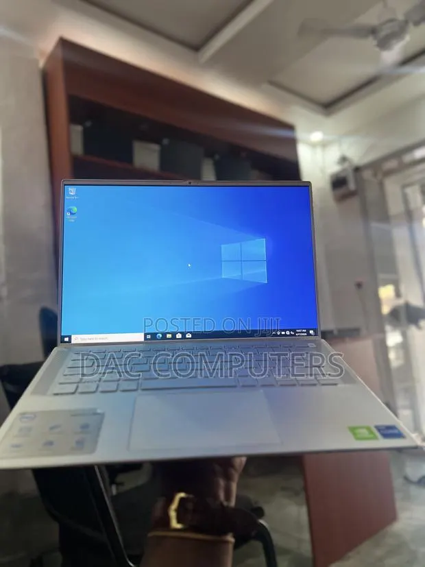 Laptop Dell Inspiron 14 7000 16GB Intel Core i7 SSD 256GB · Photo 1