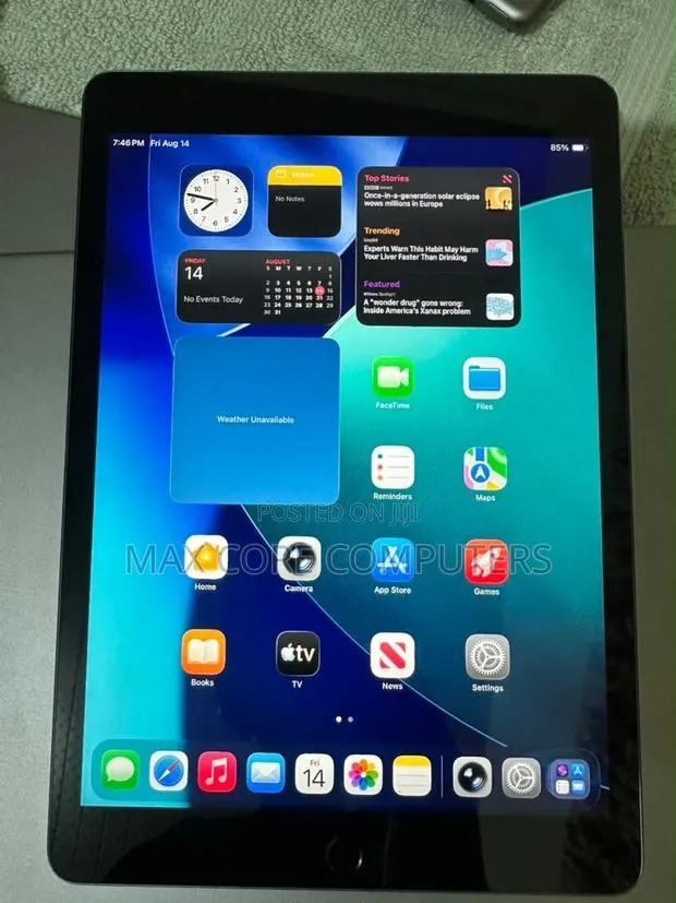 Apple iPad 10.2 (2021) 256 GB Gray · Photo 1