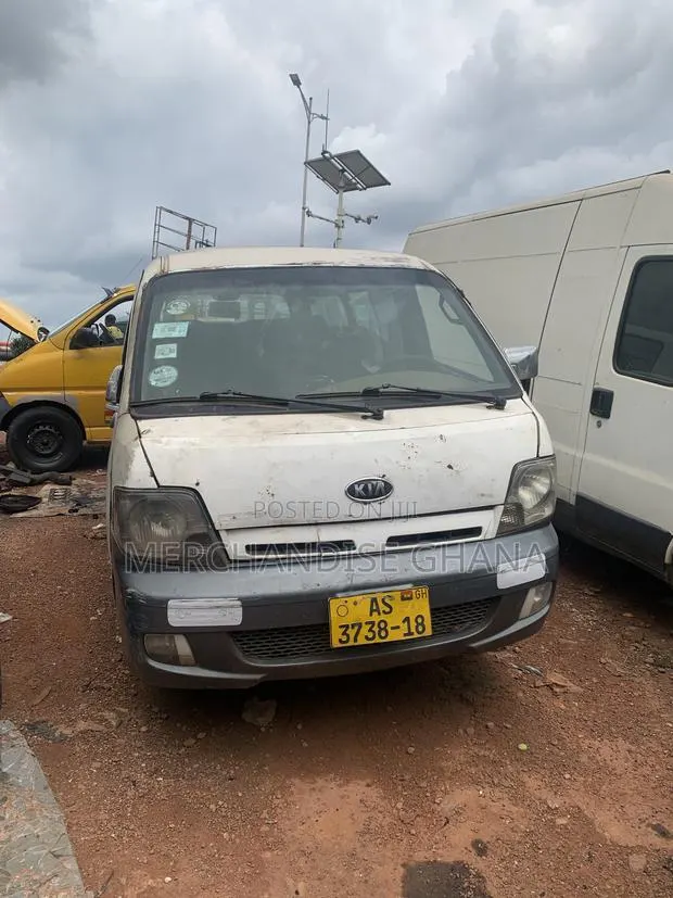Kia Pregio 2006 White · Photo 1