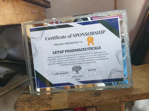 Certificate Glass Frame · Photo 1