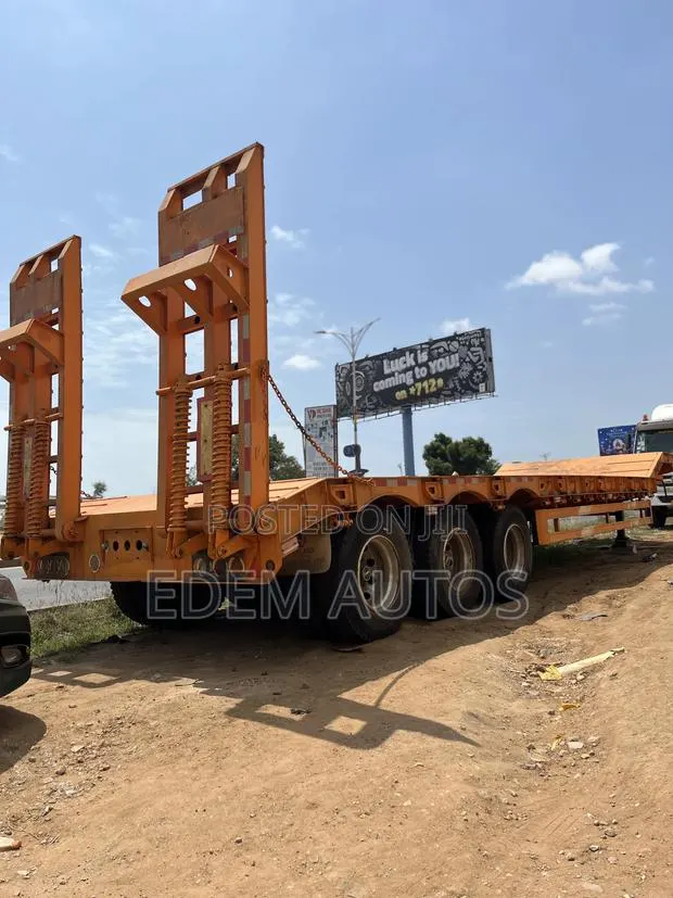 A Brand-New 3-Axle Lowbed(Jost)