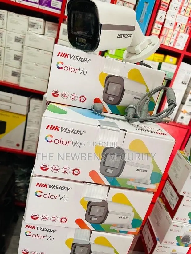 Hikvision Colorvu Hybrid Light · Photo 1
