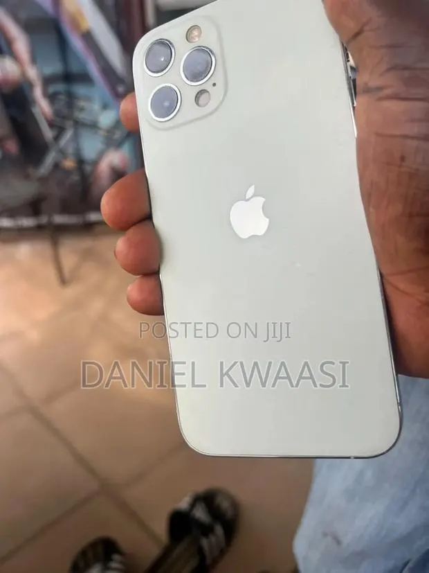 Apple iPhone 12 Pro Max 128 GB White · Photo 1