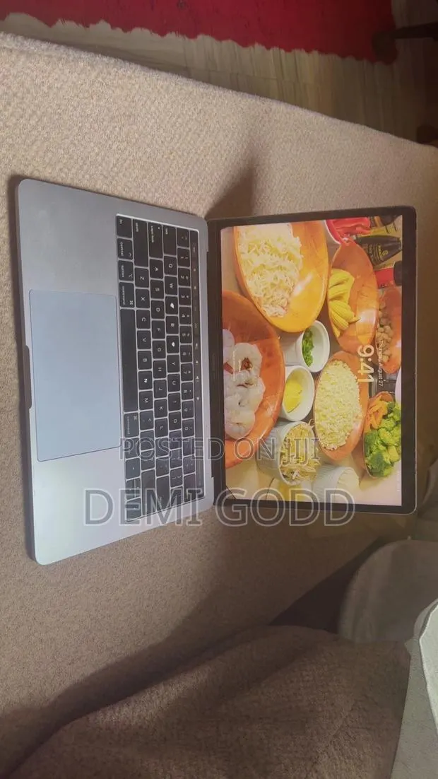 Laptop Apple MacBook 2018 16GB Intel Core i7 SSD 512GB · Photo 1
