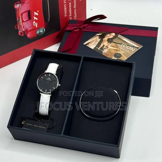 DW White Leather Watch/Bracelet · Photo 1