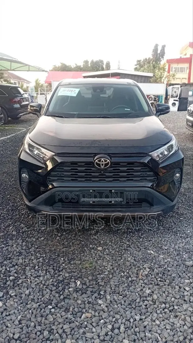 Toyota RAV4 2023 Black · Photo 1