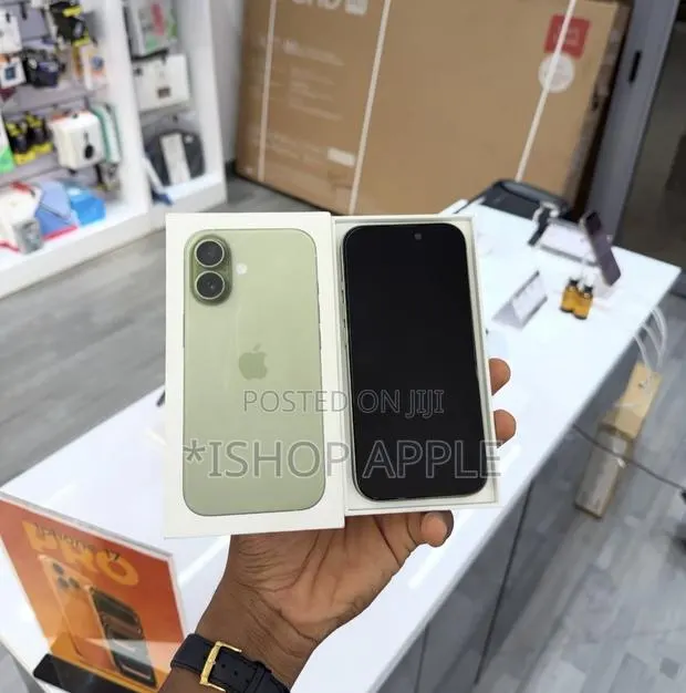 Apple iPhone 17 512 GB Green · Photo 1