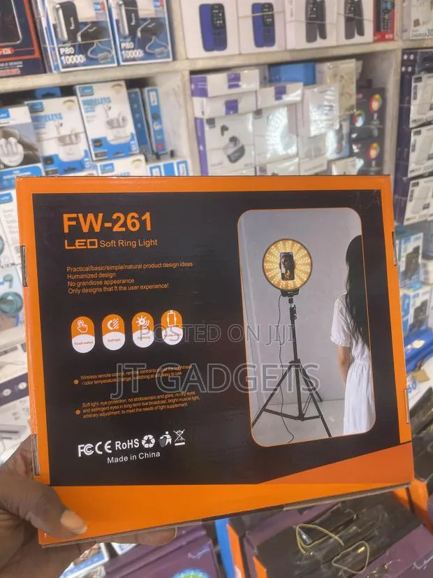 FW-261 LED Soft Ring Light With Tripod Stand · Photo 2