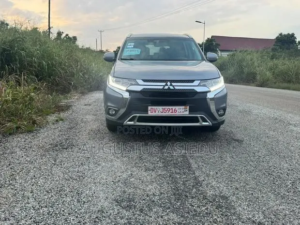 Mitsubishi Outlander 2020 Gray · Photo 1