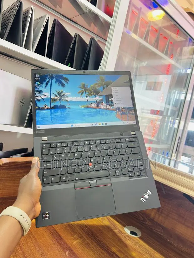 Laptop Lenovo ThinkPad t495s 16GB AMD Ryzen 7 SSD 512GB · Photo 1