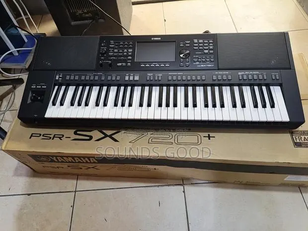 PSR SX-720+ Yamaha Keyboard · Photo 1