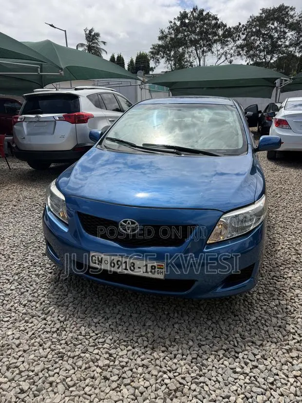 Toyota Corolla LE 4dr Sedan (1.8L 4cyl 4A) 2010 Blue · Photo 1