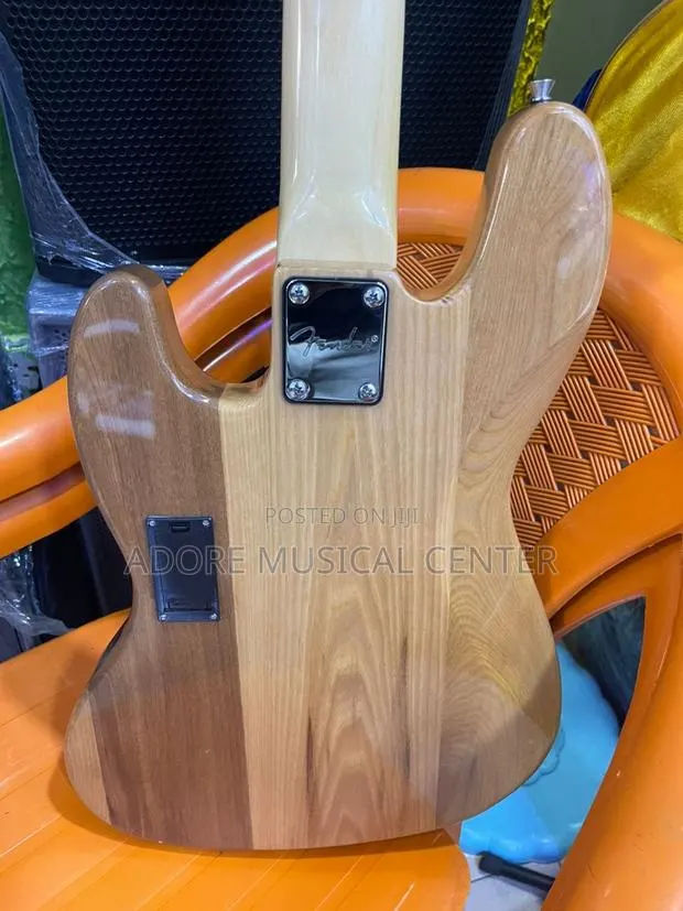 Fender Jazz Bass Active Guitar · Photo 1