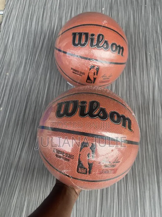 Original Basketball Wilson Available at Cool Price · Photo 1
