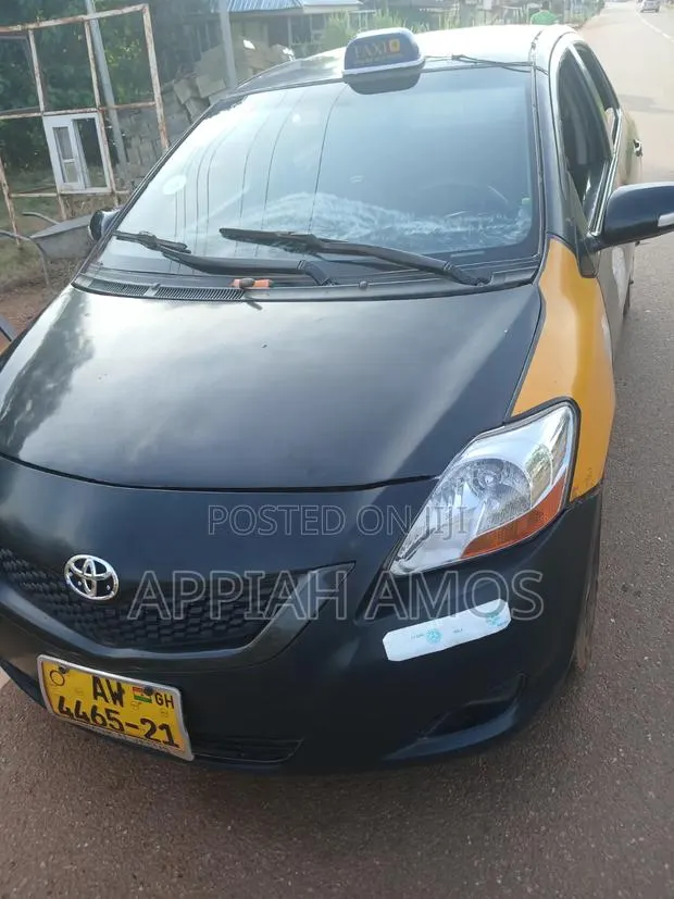 Toyota Yaris 1.5 S Automatic 2009 Black · Photo 1
