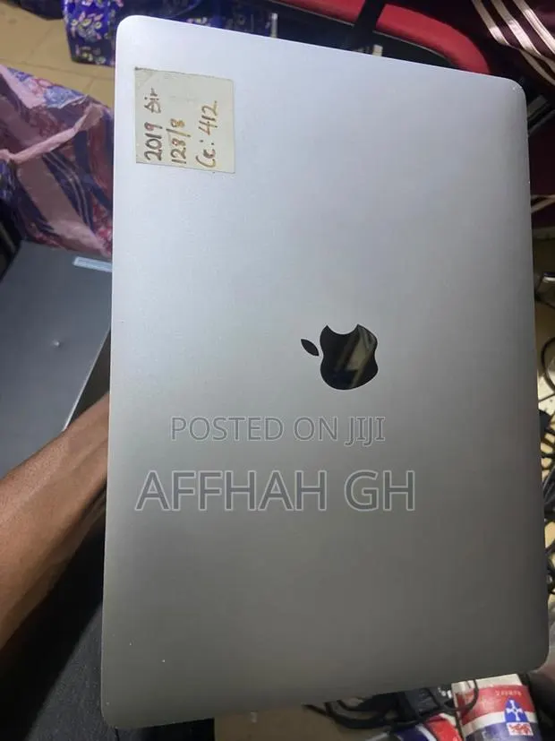 Laptop Apple MacBook Air 2019 8GB Intel Core i5 SSD 128GB · Photo 1