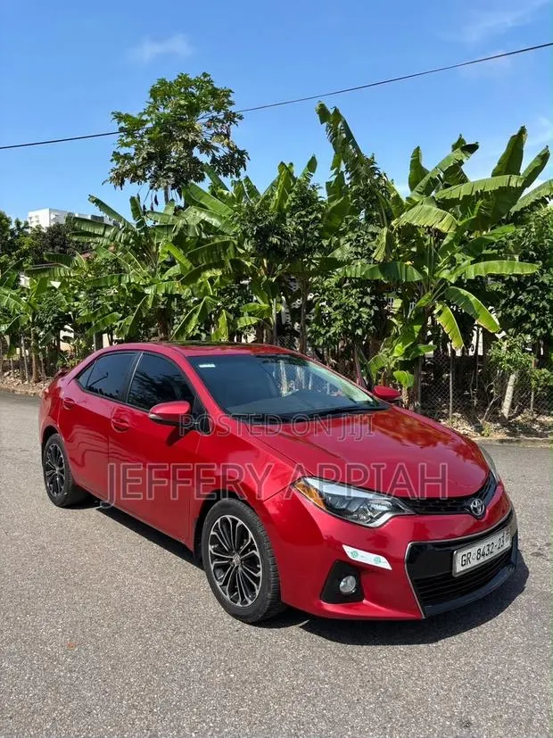 Toyota Corolla S Plus 4dr Sedan (1.8L 4cyl CVT) 2015 Red · Photo 1