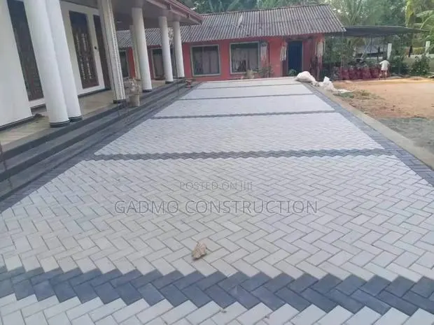 Pavement Bricks Laying · Photo 1