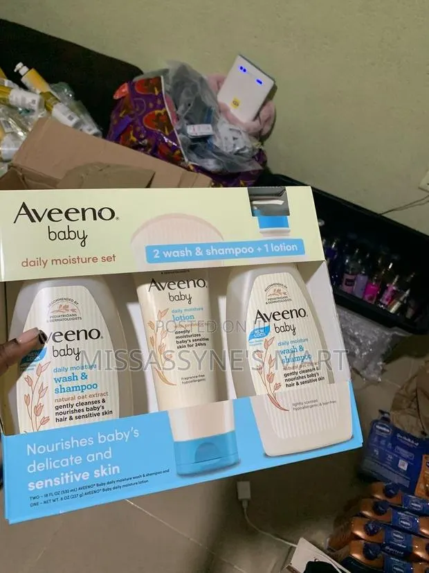 Aveeno Baby Wash Shampoo Plus Lotion · Photo 1