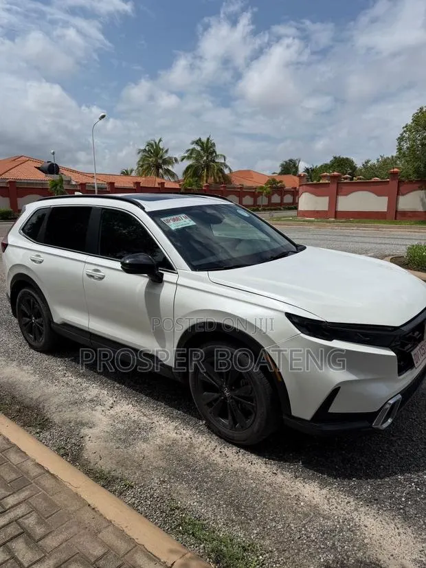 Honda CR-V 2023 White · Photo 1