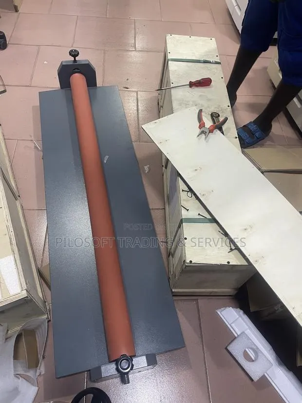 1000mm Manual Cold Laminator · Photo 2