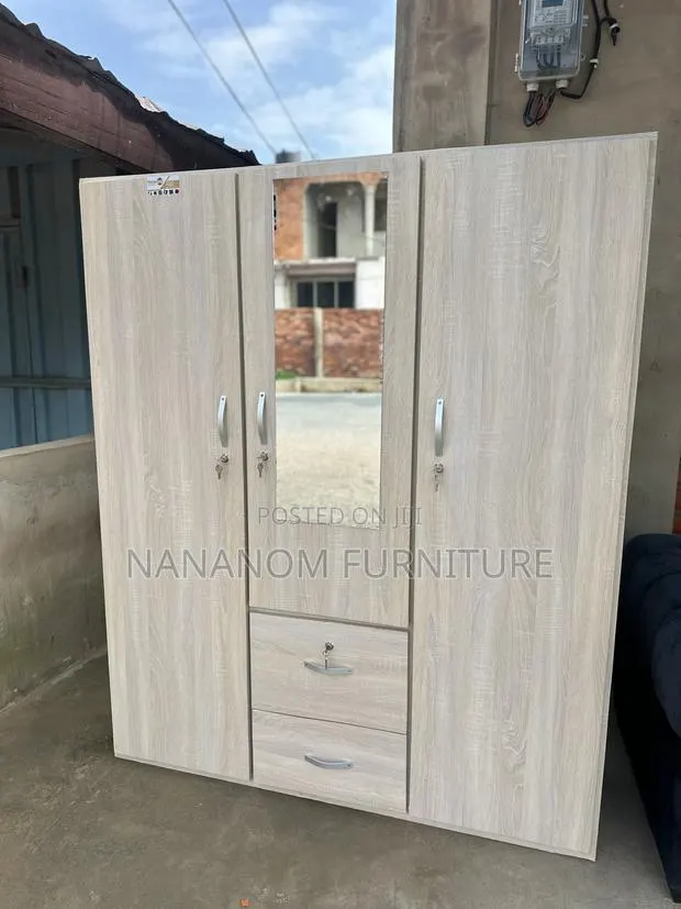 Modern Luxury Wardrobe · Photo 1
