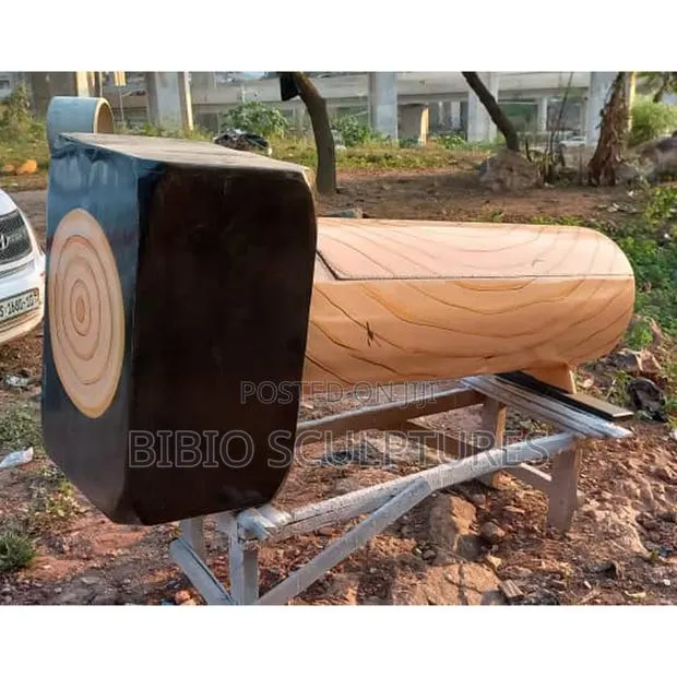 Mallet Shaped Casket · Photo 1