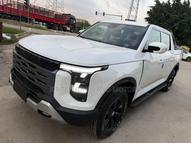 New Nissan Z9 2.0T Petrol 4WD 2025 White · Photo 1
